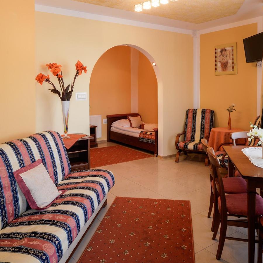 Motel Lesta Lachowka Duza Buitenkant foto